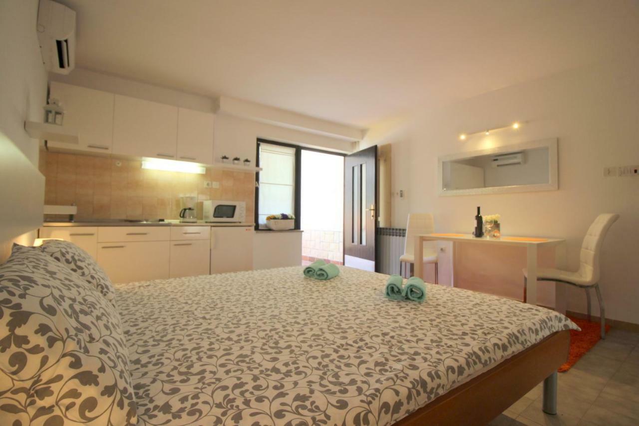 Apartments Sabina Poreč Eksteriør billede